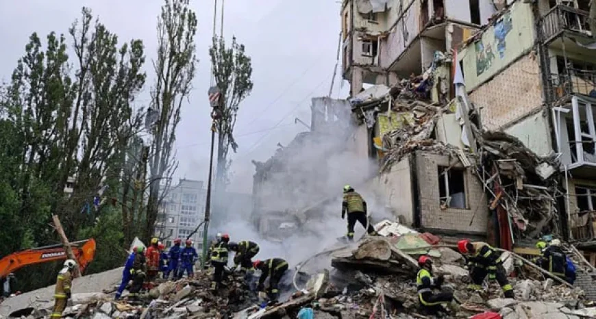 Russian strikes kill 1, injure several in Kyiv: city officials