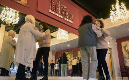 In Argentina, Tango Helps Ease Parkinson’s Symptoms