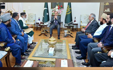 Khalid holds talks with Pakistan Prime Minister Shehbaz Sharif