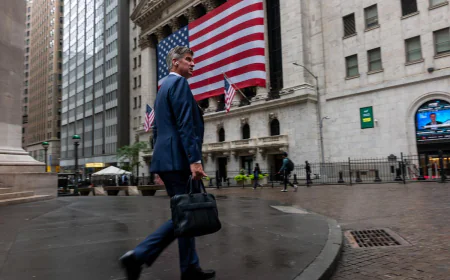US major indexes hit new highs on rate cut hopes