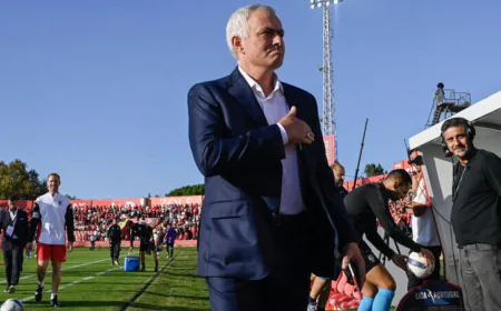 Mourinho Marks Benfica Return with Emphatic Victory