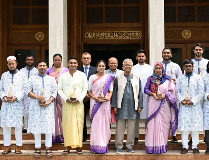 CA Honors 12 with 'Youth Volunteer Award'