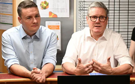 UK Health Minister Denies Plotting Against PM Starmer