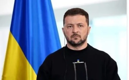 Zelensky Visits Troops on Ukraine’s Southern Front