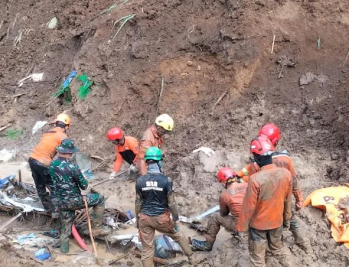Death Toll from Indonesia Landslide Rises to 11