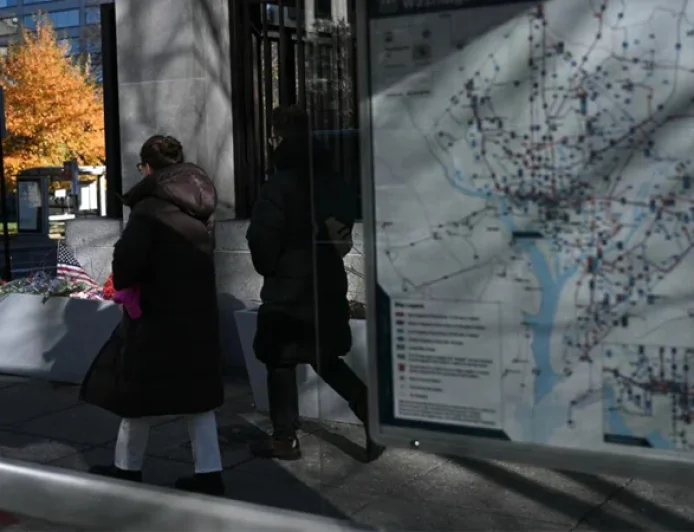 US Suspends Asylum Decisions After Troop Killing Prompts Migrant Crackdown