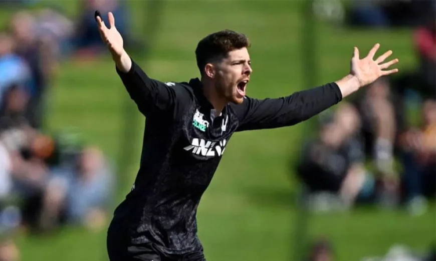 England Bowled Out for 222 in Third ODI Against New Zealand