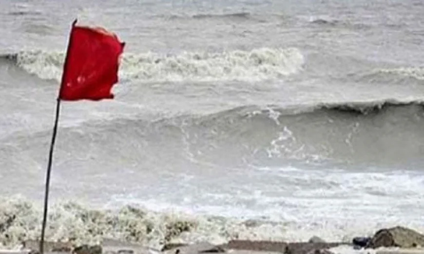 Low pressure forms over the sea; cautionary signal No. 3 hoisted at two ports