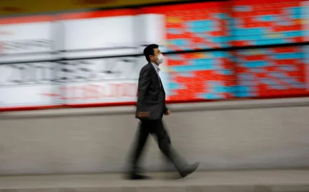 Markets waver as traders pause after Fed-cut rally