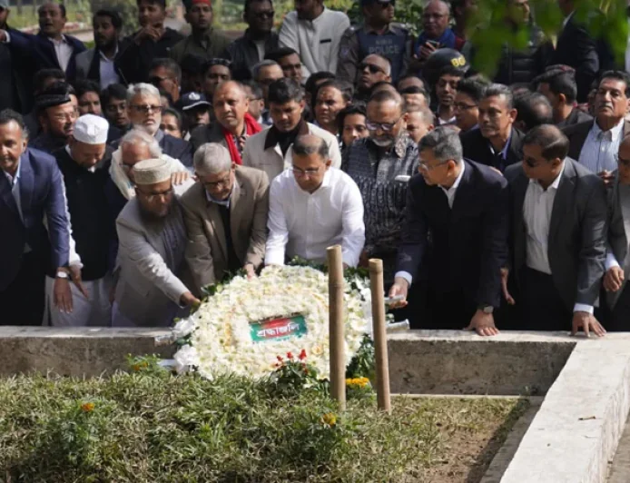 Tarique Rahman Pays Tribute at Shaheed Osman Hadi’s Grave