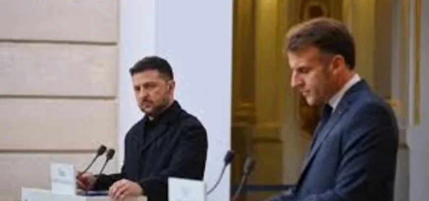 Ukraine’s Zelensky Arrives in Paris for Talks with Macron