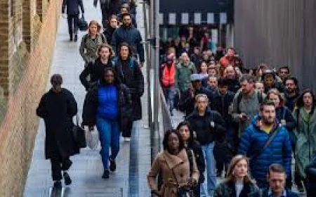 UK Unemployment Nears Five-Year High: Official