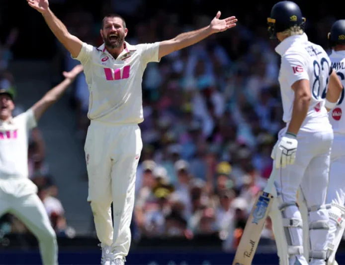 Root, Brook Dig In as England Reach 114-3 in Fifth Ashes Test