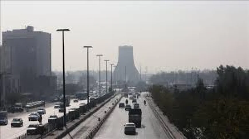 Australia Urges Citizens to Leave Iran Amid Violent Protests