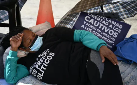 Relatives of Venezuela political prisoners begin hunger strike