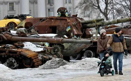 Hundreds of buildings without heat in Ukraine capital