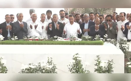 PM pays homage to his parents