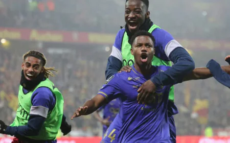 Lens lose, giving PSG chance to reclaim Ligue 1 lead