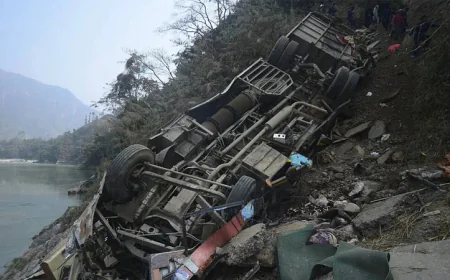 Nepal bus crash kills 19, including British tourist