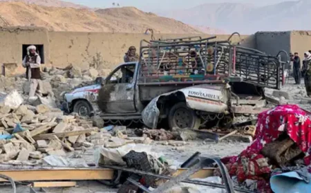 Pakistan bombs Kabul in 'open war' on Afghanistan's Taliban govt