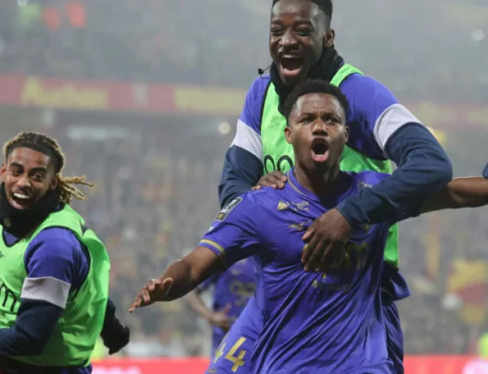 Lens lose, giving PSG chance to reclaim Ligue 1 lead