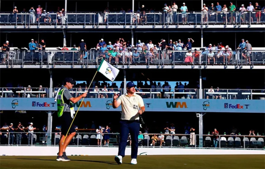 Gotterup leads Phoenix Open as Scheffler struggles