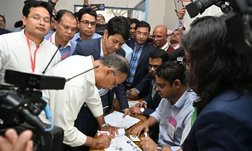 Tarique Rahman casts vote along with family