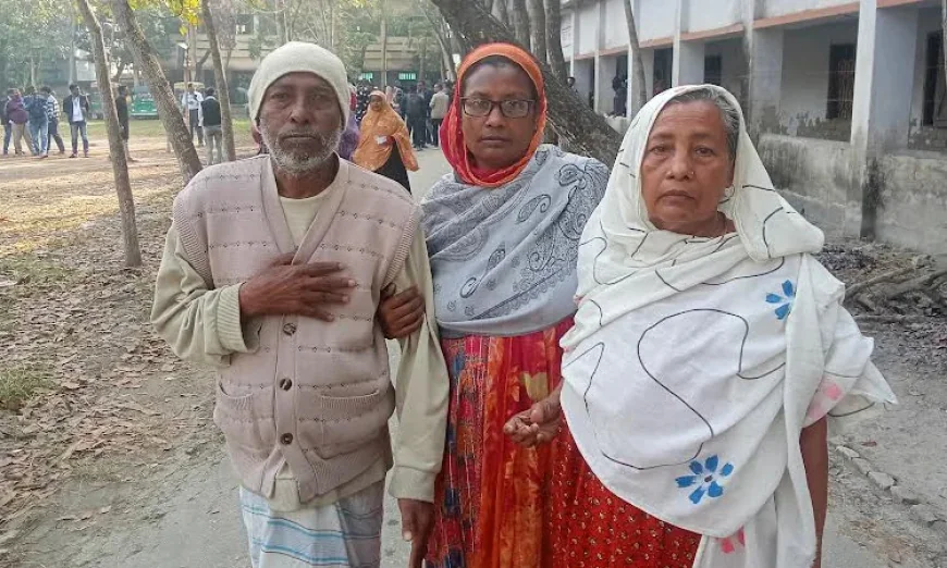 Elder man very happy to cast his vote