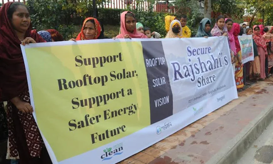 Human chain demands priority for rooftop solar in Rajshahi