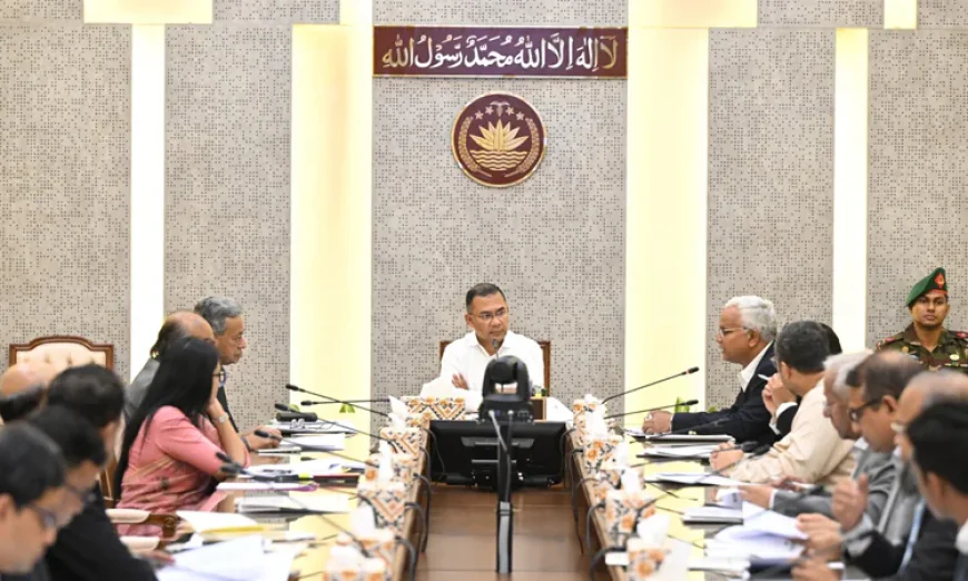 PM chairs meeting on 'Family Card' at Secretariat