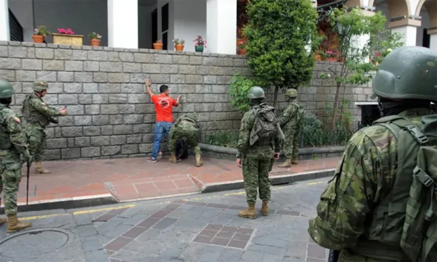 Gunmen in military-style uniforms kill seven in Ecuador