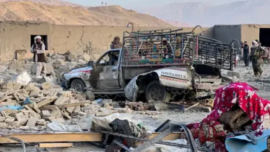 Pakistan bombs Kabul in 'open war' on Afghanistan's Taliban govt