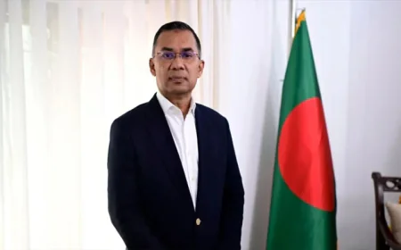 'Let's go to war,' PM says with a smile after stepping out of home for office