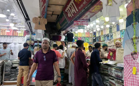 Old Dhaka bustles with last-minute Eid shoppers
