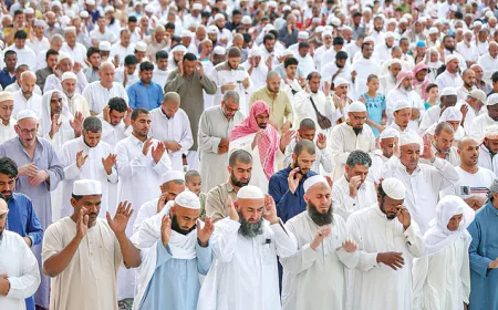 Muslims across Saudi Arabia perform Eid-ul-Fitr prayer