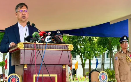 Govt to consider restoring any of suitable previous police uniform: Home Minister