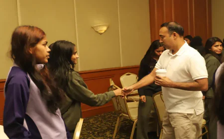 Tabith meets players of U-20 women’s national team