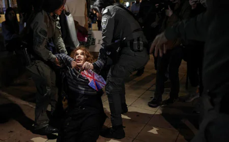 Hundreds of Israelis protest against war, clash with police