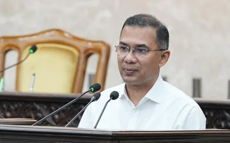 Don't involve in politics during sports life, PM urges athletes