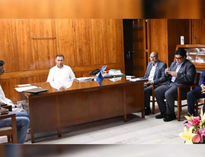 PM chairs meeting on ‘Farmer Card’ programme