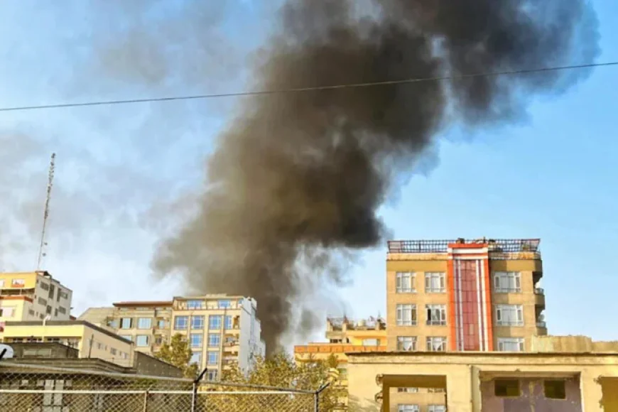 Blasts in Kabul amid Afghan border battles with Pakistan