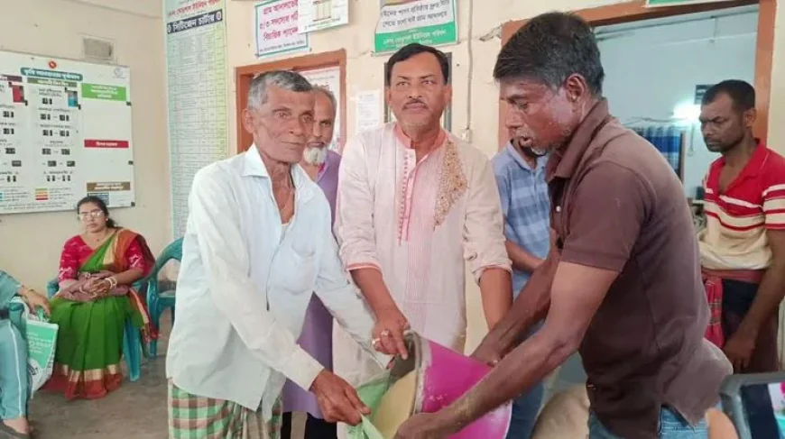 1,500 distressed people receives VGF rice before Eid in Jhenaidah