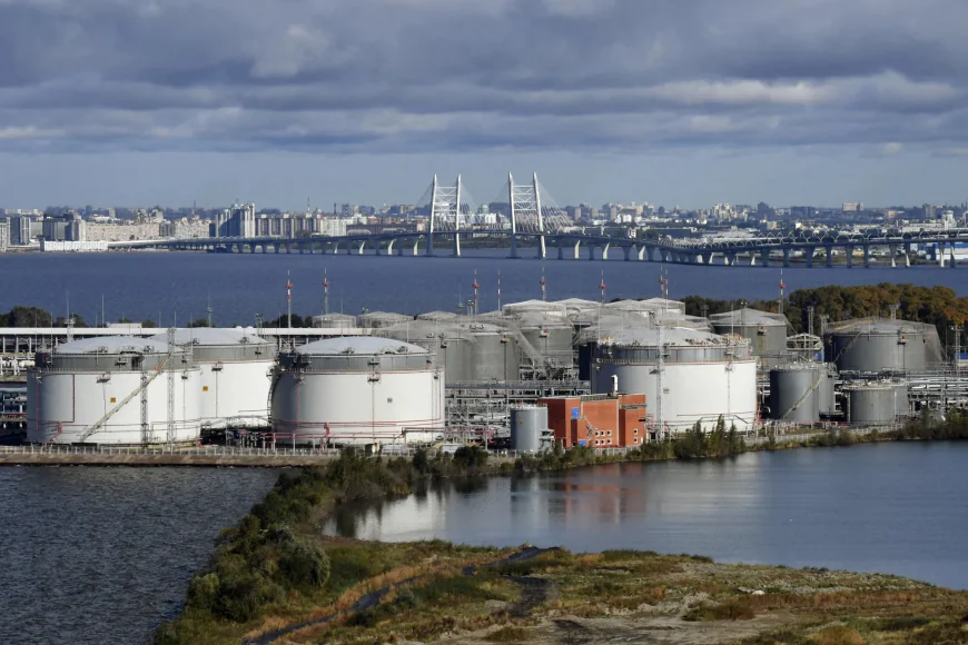 Moscow piles pressure on US over oil sanctions