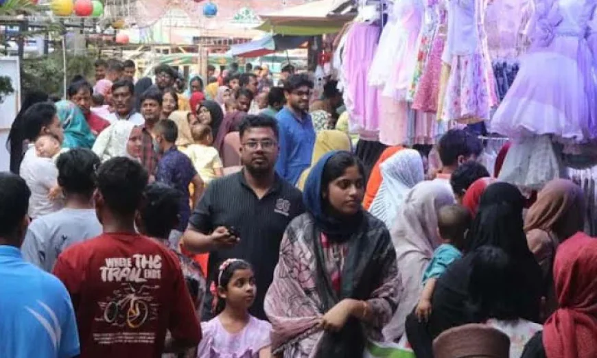 Bustling Rajshahi Eid markets; luxury malls to street stalls