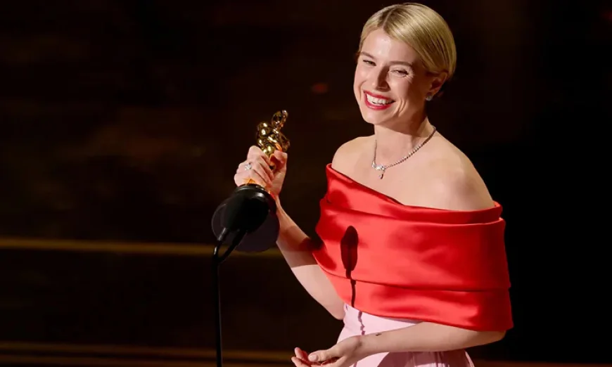 Jessie Buckley wins best actress Oscar for 'Hamnet'