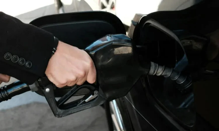 Oil hovers around $100, stocks mixed as Iran war rages