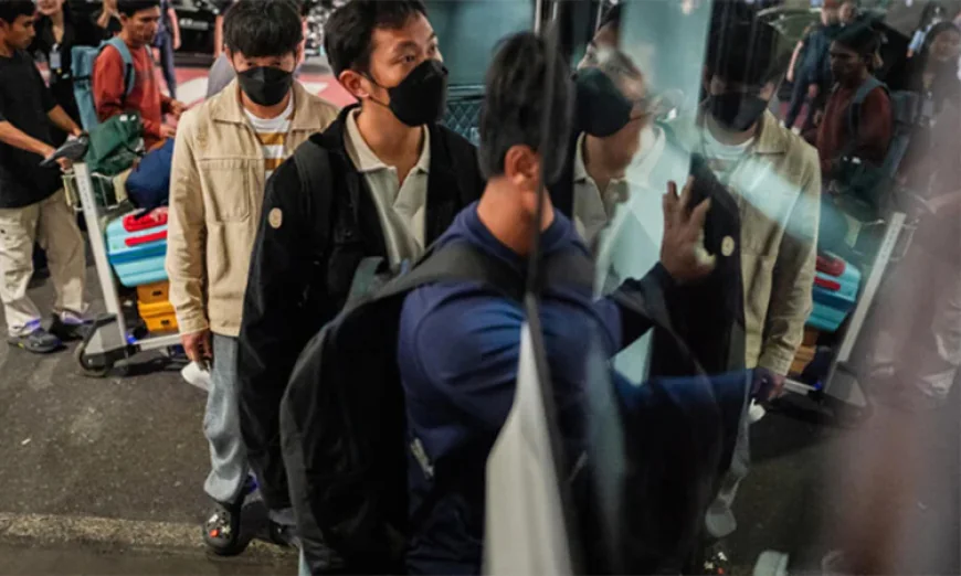 20 Thai sailors return home after vessel attacked in Gulf