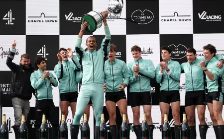Cambridge win fourth straight Boat Race