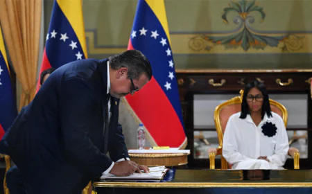 Venezuela, Chevron strike deals to expand oil operations in key region