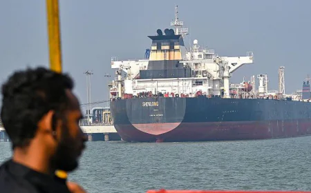Shippers eye Iran Hormuz reopening with wariness